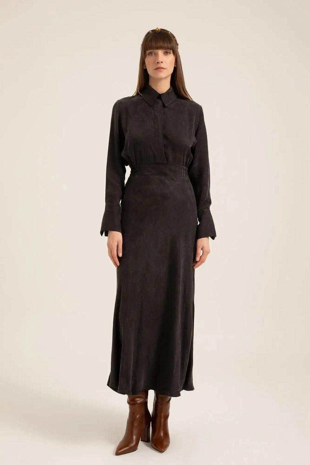 Luna Shirt Maxi Dress in Nero – Full front view | AJIRAH #Nero
